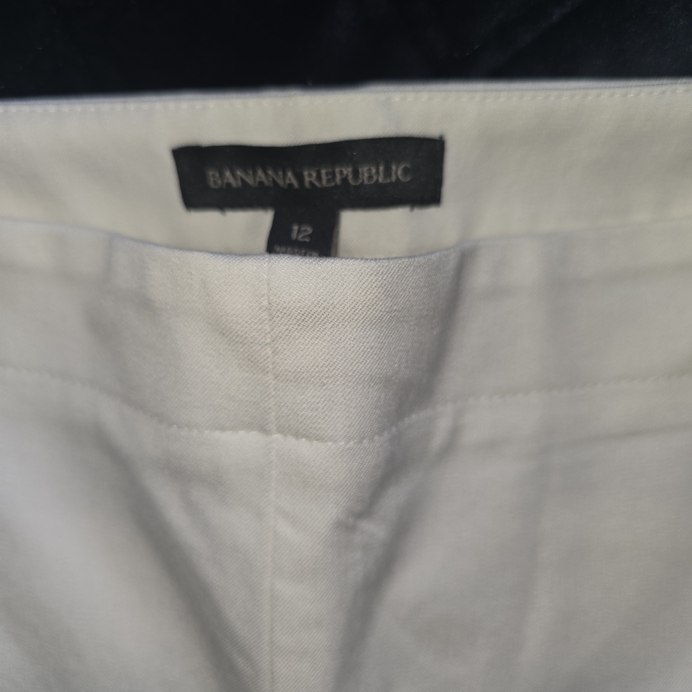 Banana Republic Cream Pants with Gold Buttons - Picture 4 of 5